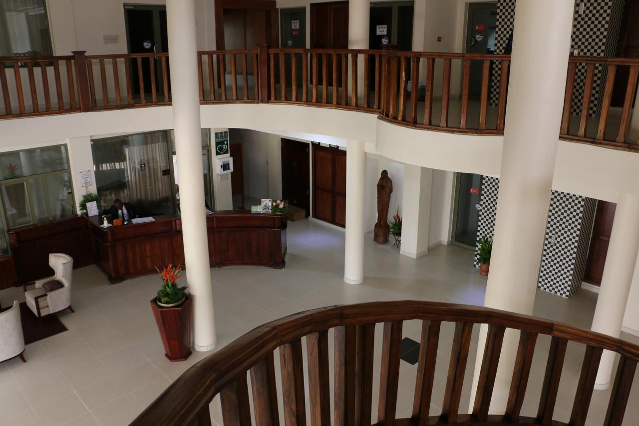 Hotel Sancta Maria Lomé Exteriör bild