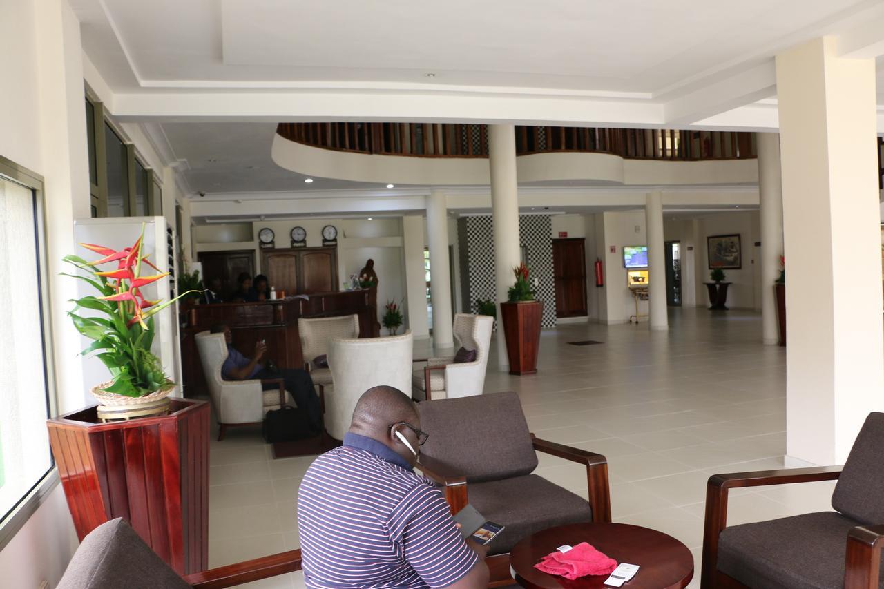 Hotel Sancta Maria Lomé Exteriör bild